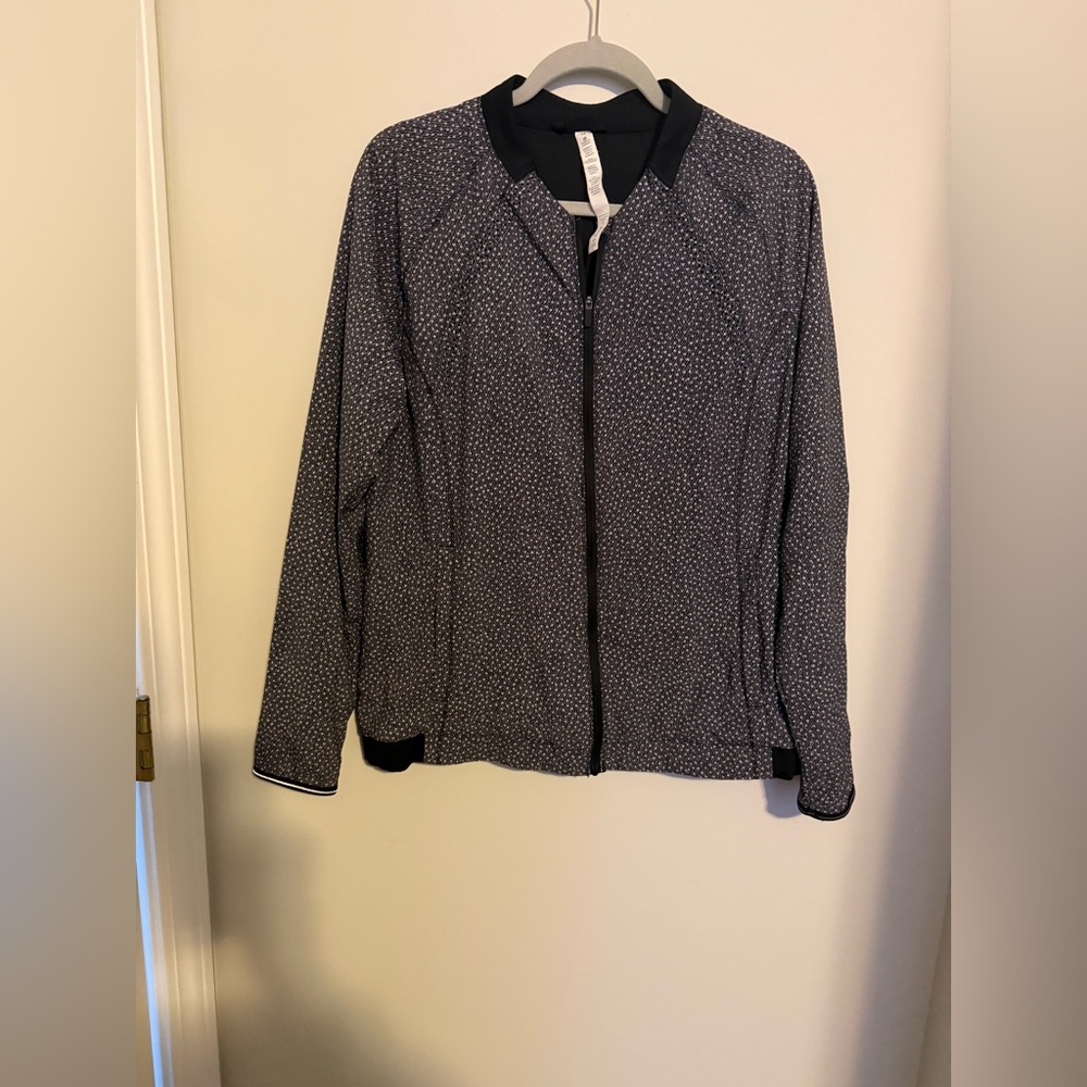 Lululemon Hit It jacket black white patterned size 12 workout spring casual